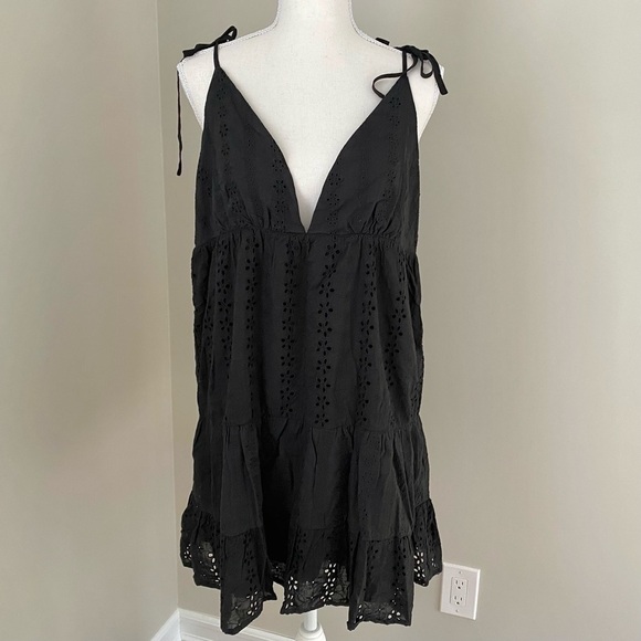 NWT Lulus Beyond the Boardwalk Black Eyelet
Lace Tiered Babydoll Dress XL - Picture 7 of 13